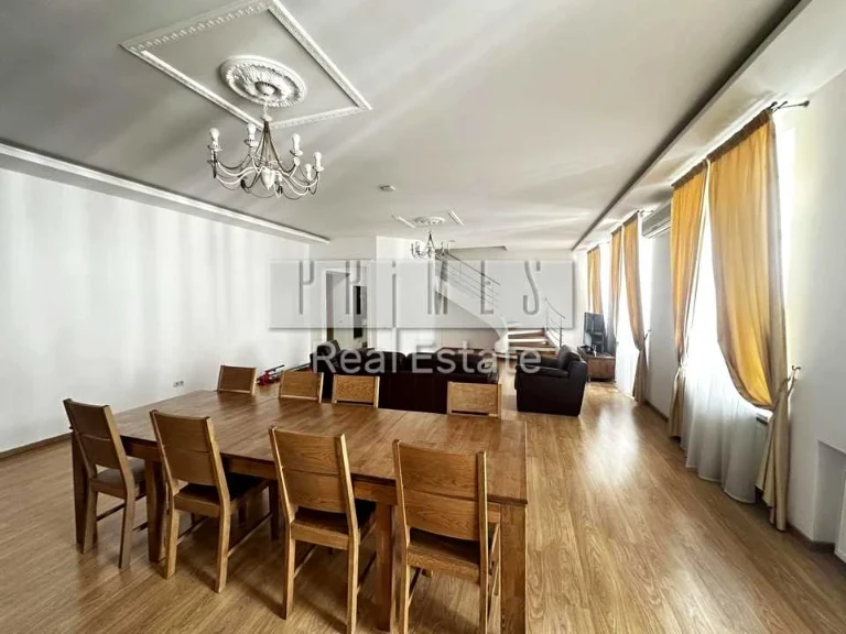 Apartment. Kyiv, Tarasa Shevchenko Avenue.