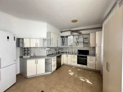 Apartment. Kyiv, Tarasa Shevchenko Avenue.