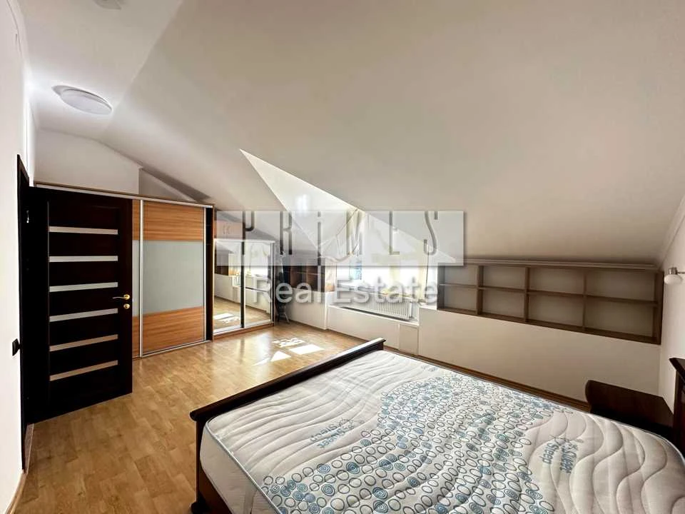 Apartment. Kyiv, Tarasa Shevchenko Avenue.