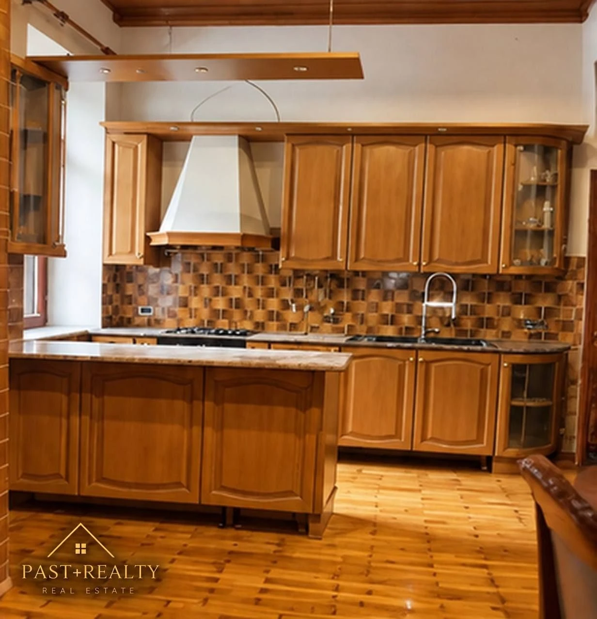 Spacious apartment 150 m2 with natural wood and fireplace
