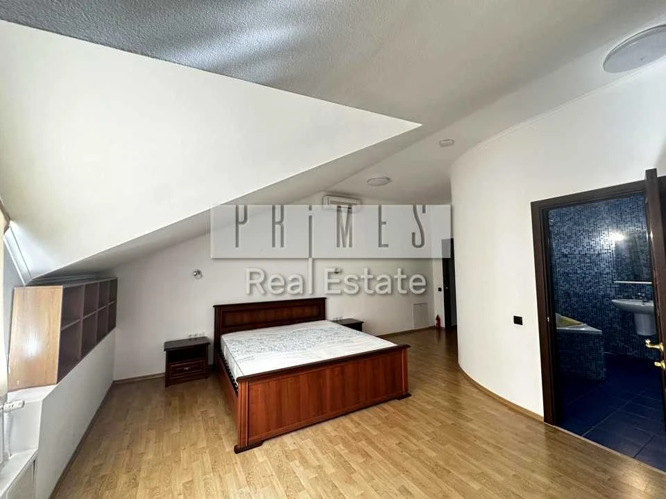 Apartment. Kyiv, Tarasa Shevchenko Avenue.