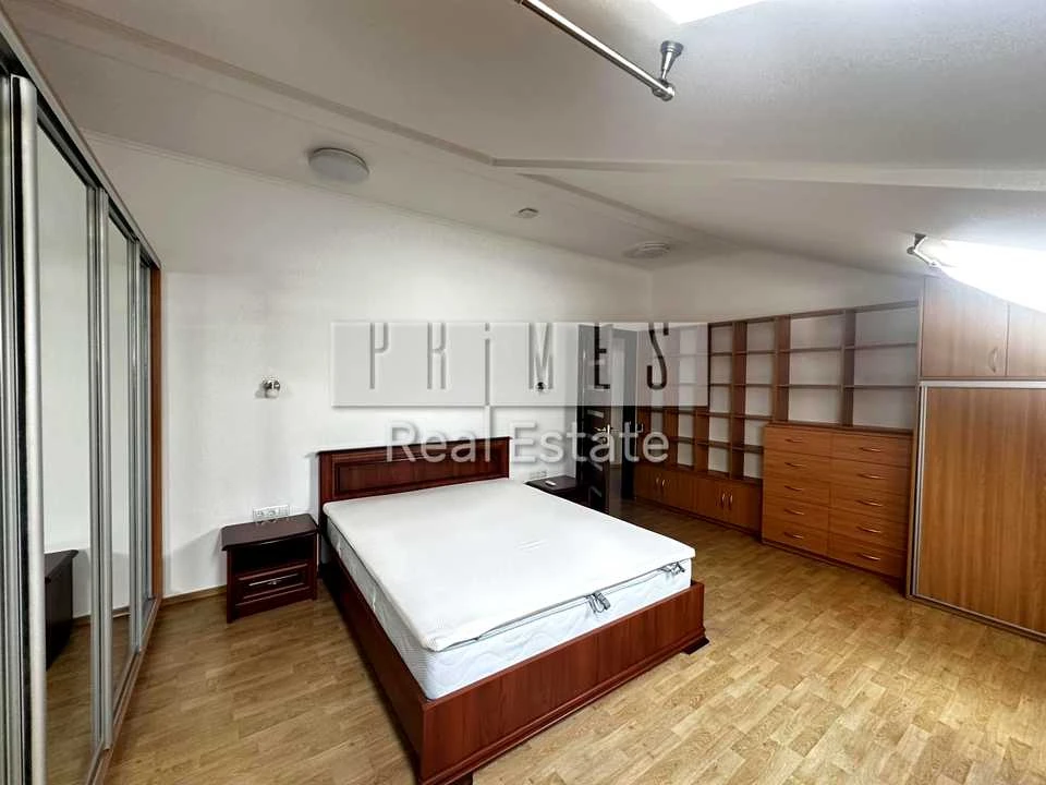 Apartment. Kyiv, Tarasa Shevchenko Avenue.