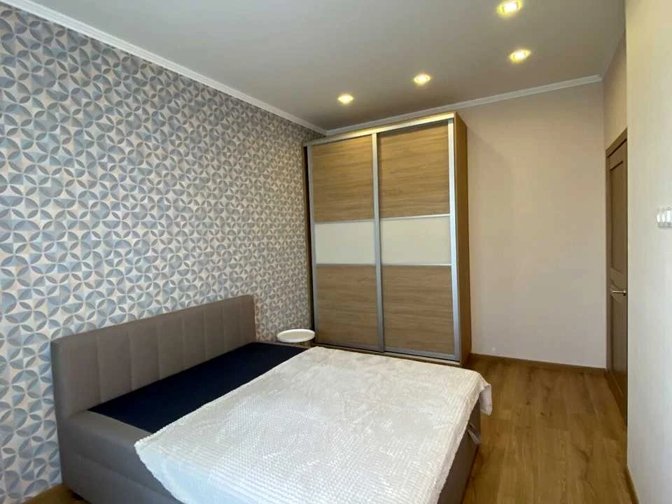Apartment. Odessa, Italian Boulevard