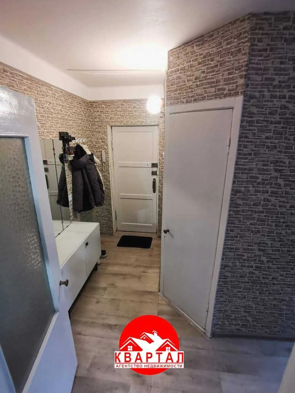 Продается 2-х комн. квартира после косметики, р-н 9-й Горбол