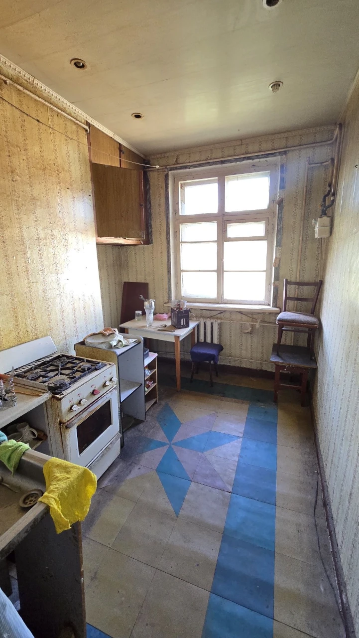 Продам 3к квартира проспект Мазепи