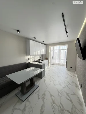 Apartment for Sale, Center