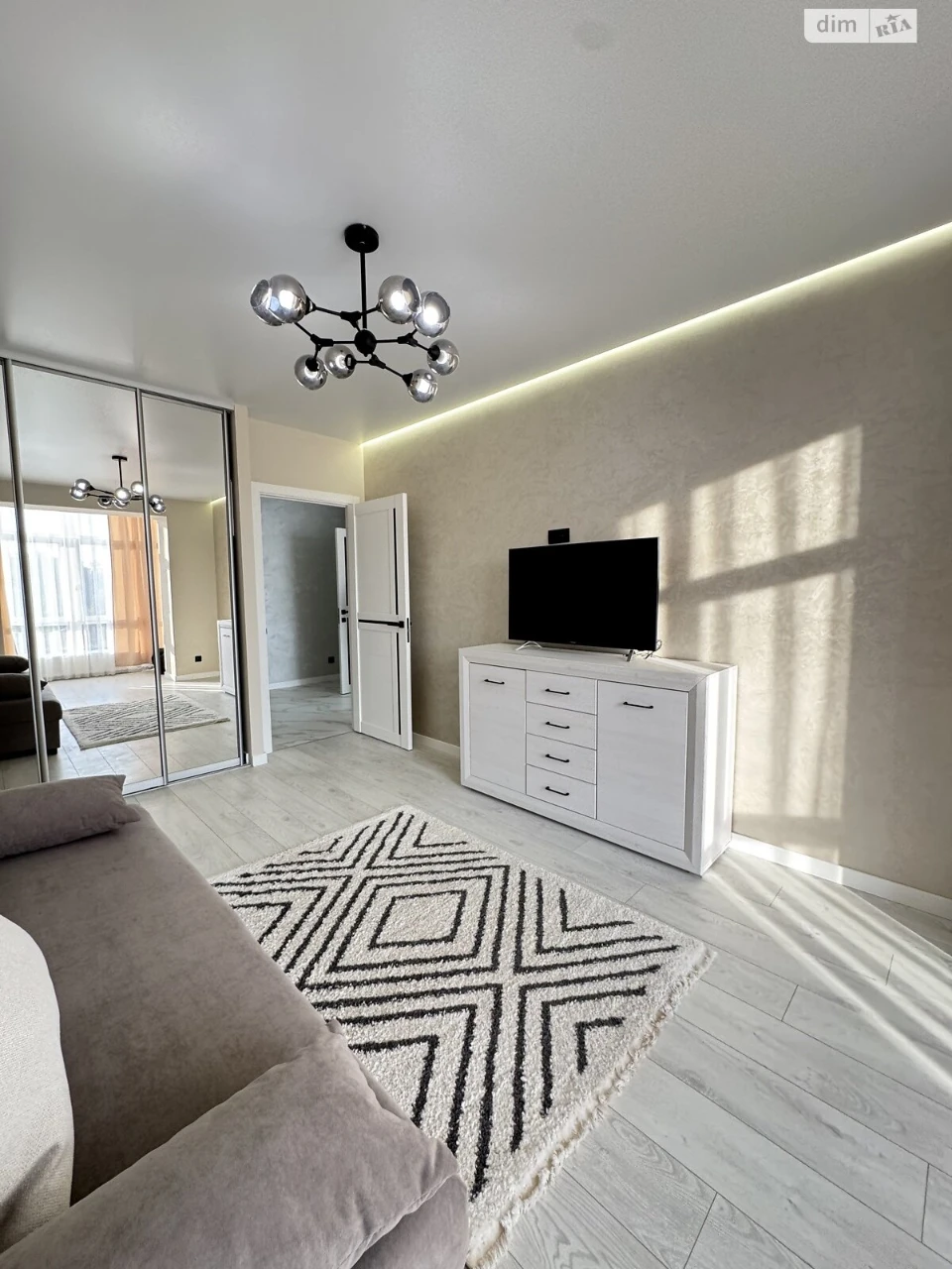 Apartment for Sale, Center
