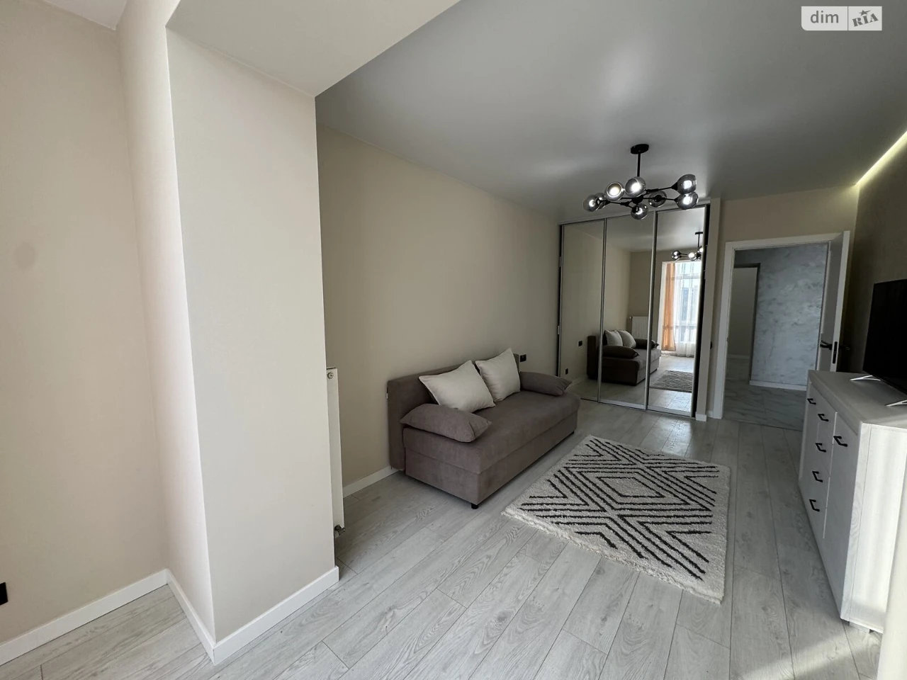 Apartment for Sale, Center