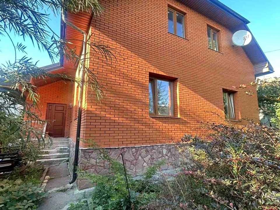 House. Rivne, Holubyna St.
