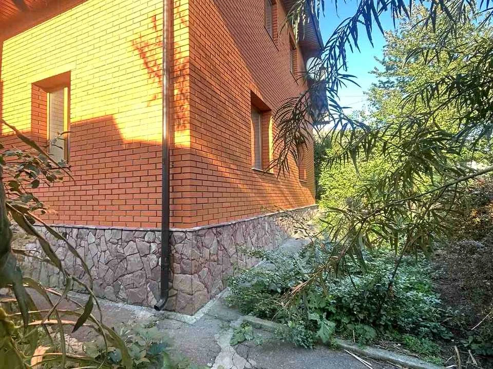 House. Rivne, Holubyna St.
