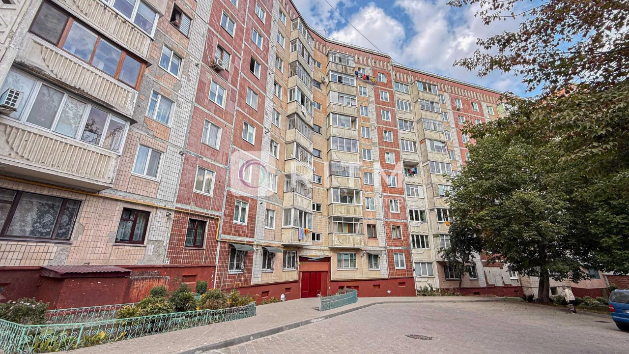 Sale of a 3-room apartment in the area of Canada, Ternopil