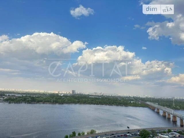 Продаж 1к квартири 43 кв. м на вул. Набережно-Рибальська дор
