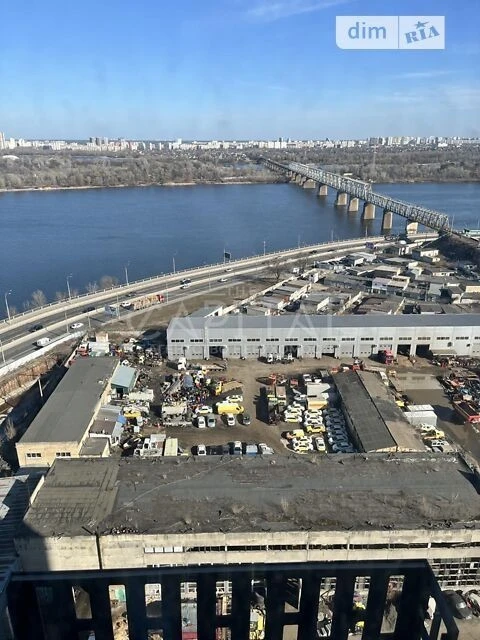 Продаж 1к квартири 43 кв. м на вул. Набережно-Рибальська дор