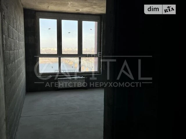 Продаж 1к квартири 43 кв. м на вул. Набережно-Рибальська дор