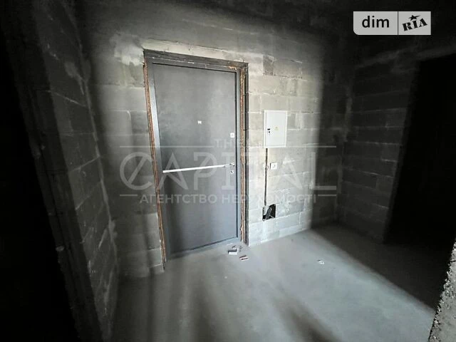 Продаж 1к квартири 43 кв. м на вул. Набережно-Рибальська дор