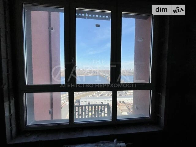 Продаж 1к квартири 43 кв. м на вул. Набережно-Рибальська дор