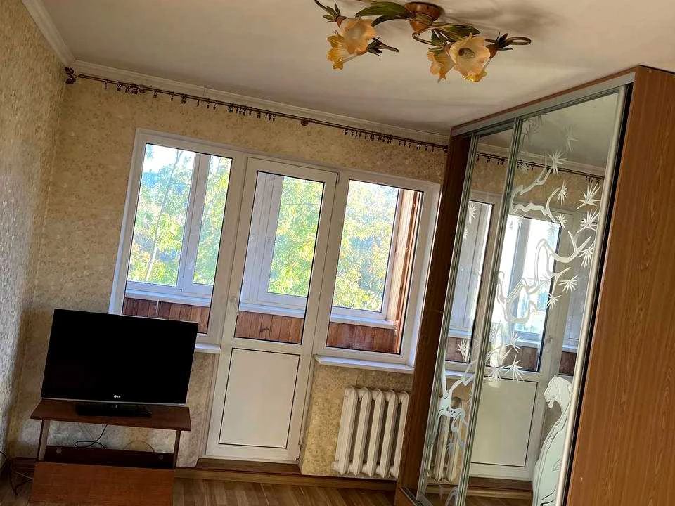 Apartment. Kyiv, Shchusieva St.