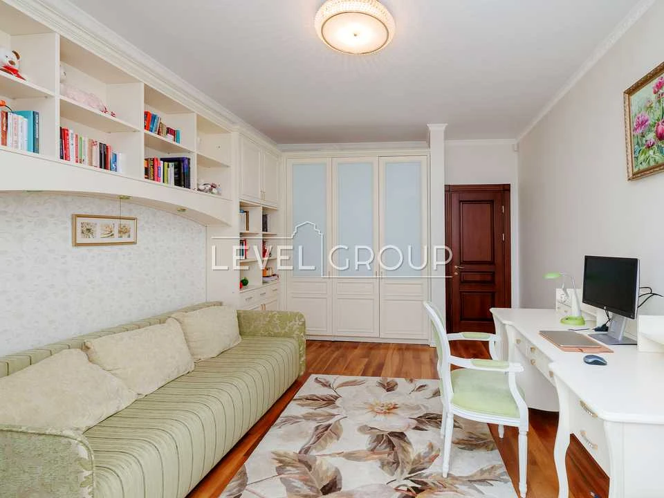 Apartment. Kyiv, Shekavyska St.