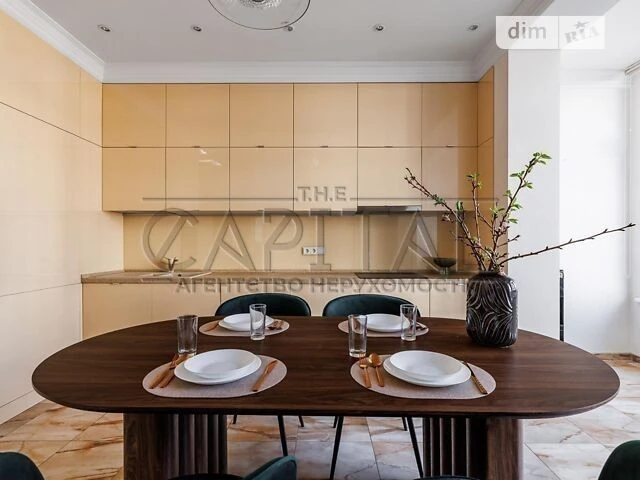 Sale of 3-room apartment 150 sq. m. on Andriy Verkhoglyada St. 20 •