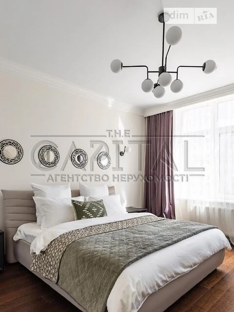 Sale of 3-room apartment 150 sq. m. on Andriy Verkhoglyada St. 20 •