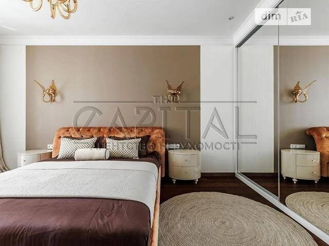 Sale of 3-room apartment 150 sq. m. on Andriy Verkhoglyada St. 20 •