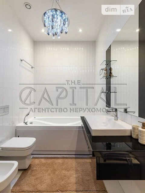 Sale of 3-room apartment 150 sq. m. on Andriy Verkhoglyada St. 20 •