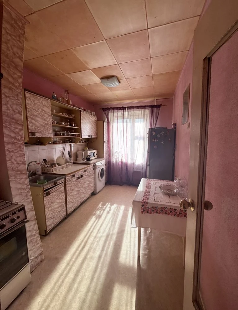 Левада 3 комнаты, панельный дом 65000$