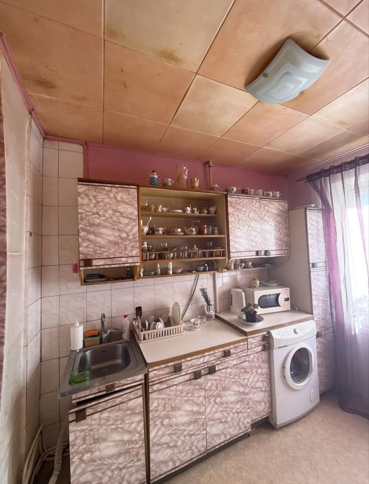 Левада 3 комнаты, панельный дом 65000$