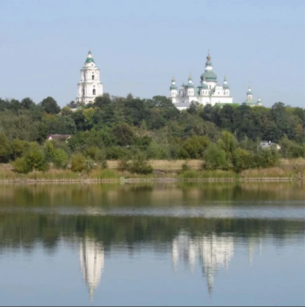 Large house with land near Lake Zemsnaryad