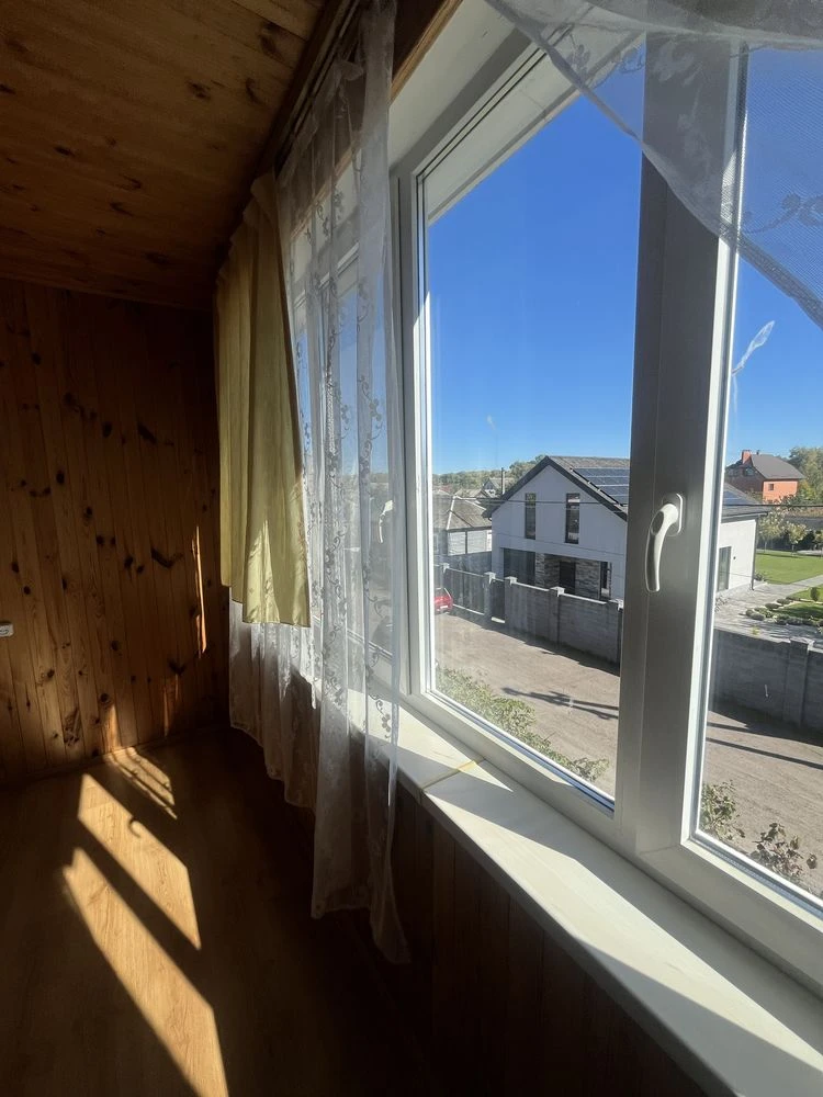 Large house with land near Lake Zemsnaryad