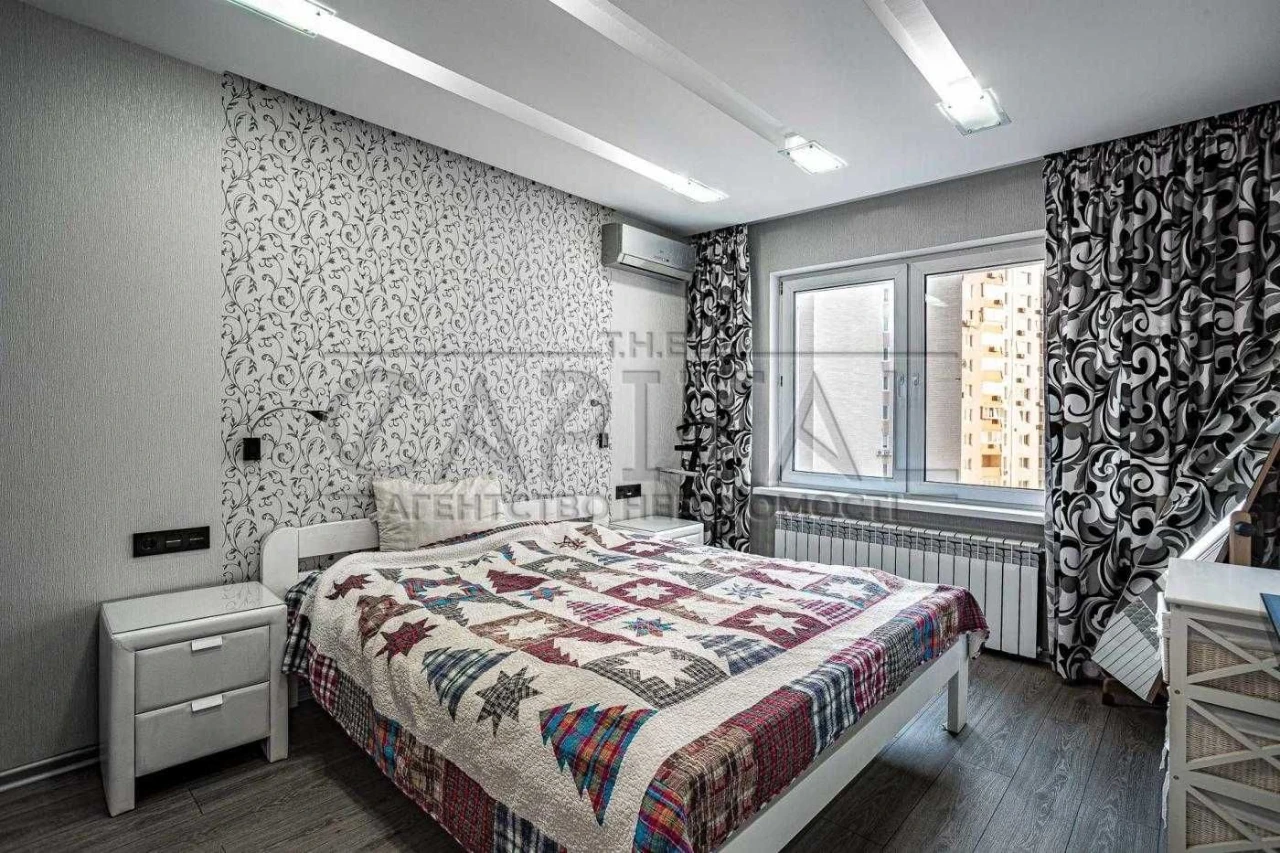Продаж 3-х кімнатної квартири, вул. Урлівська, 94м2, Дарниць
