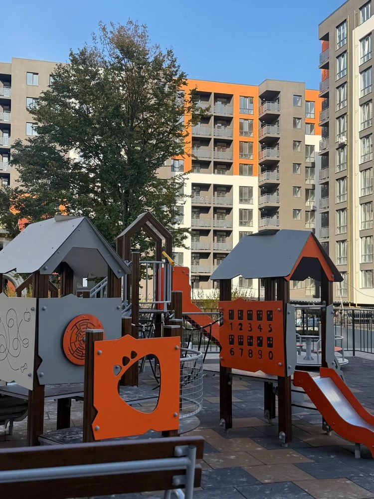 Продаю 1 кімнатну квартиру з меблями.
