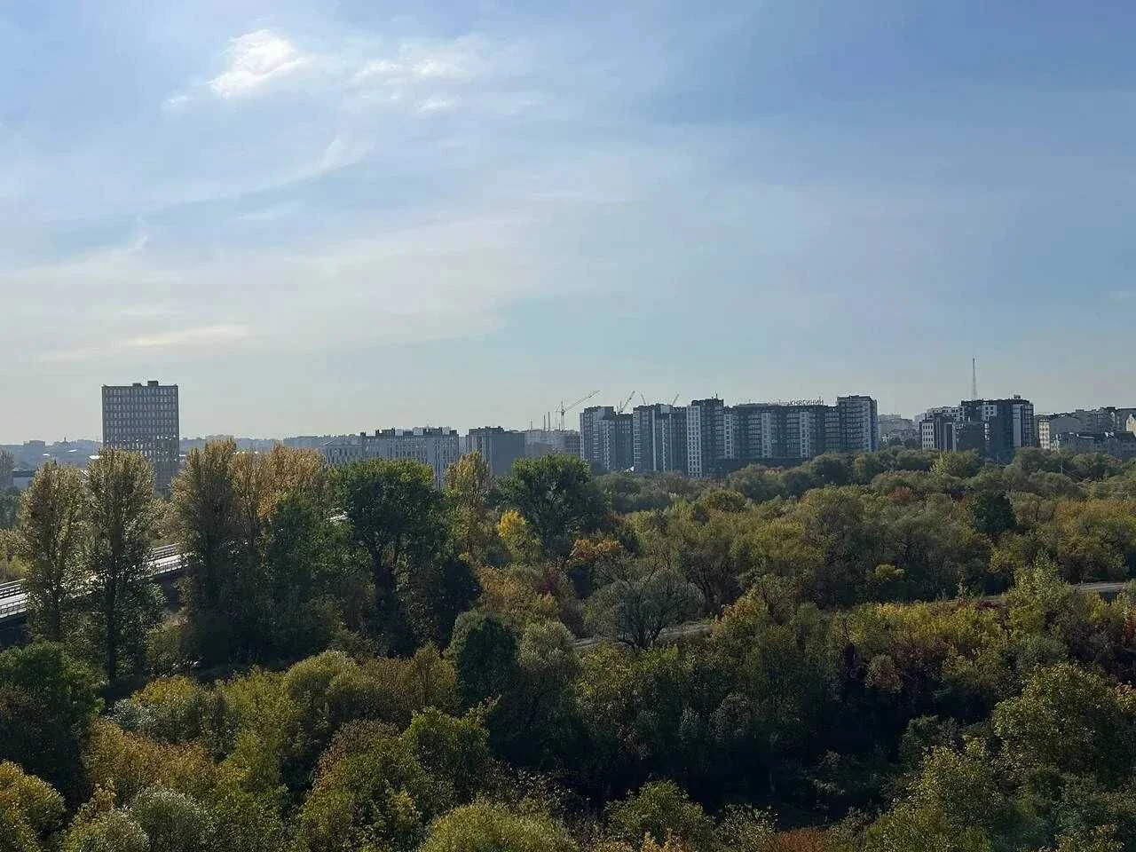 Видова на місто однокімнатна повністю укомплектована