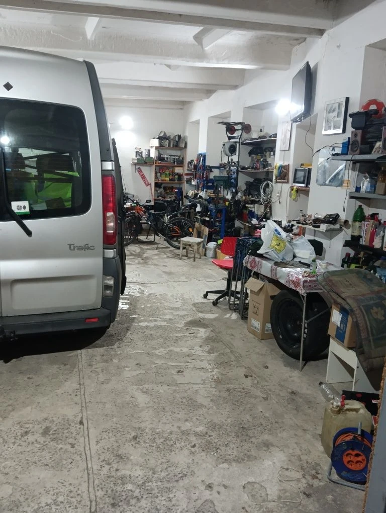 Продам Гараж на Половках.