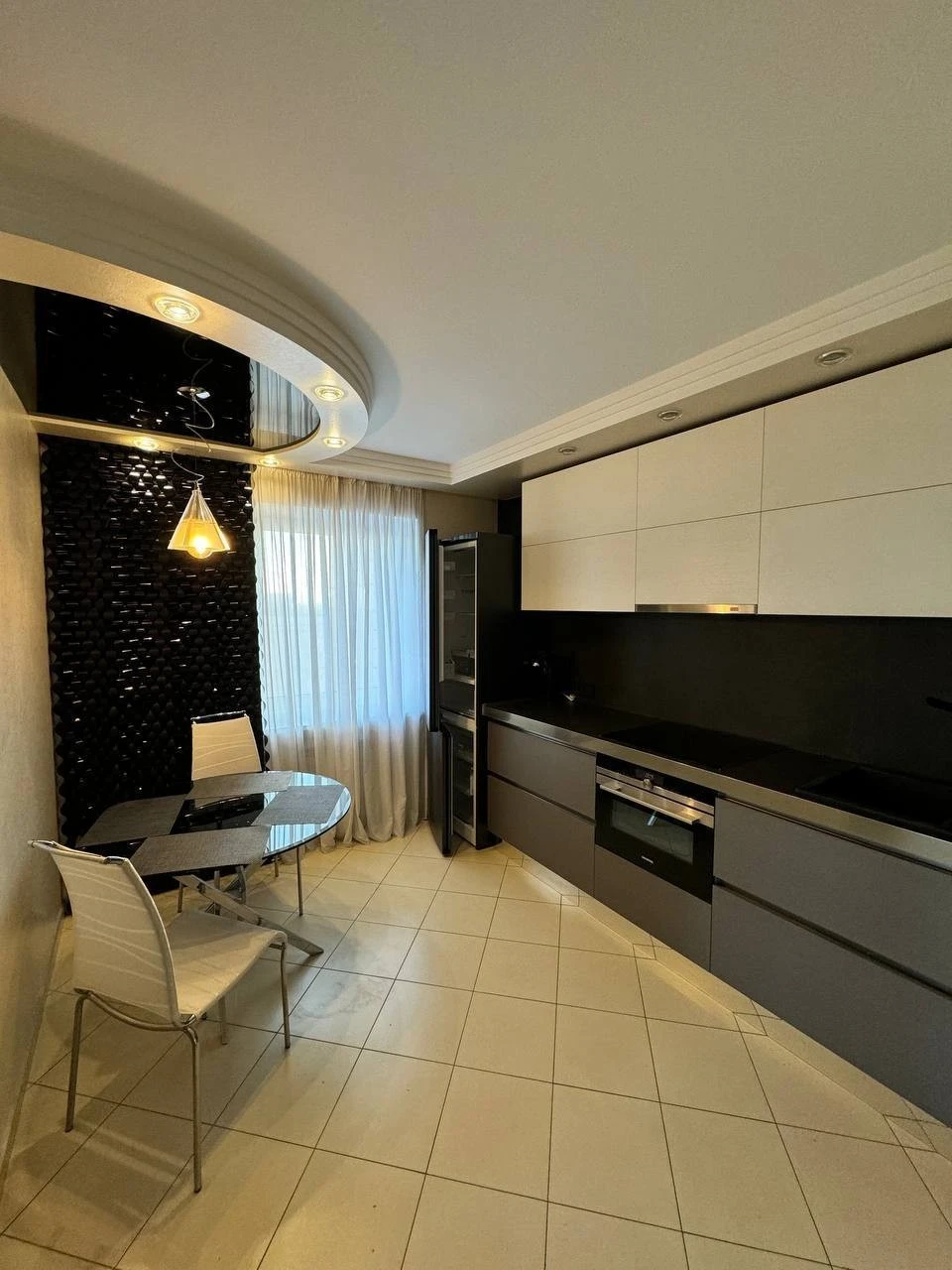 Rent 3-bedroom apartment 76 m², Vydradnyi Prospect, 55