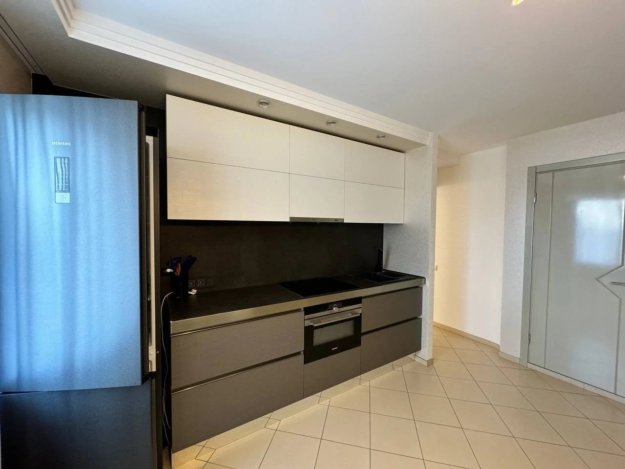 Rent 3-bedroom apartment 76 m², Vydradnyi Prospect, 55