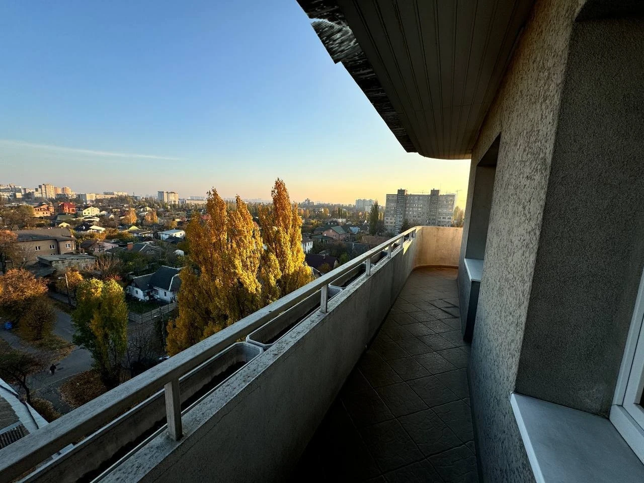 Rent 3-bedroom apartment 76 m², Vydradnyi Prospect, 55