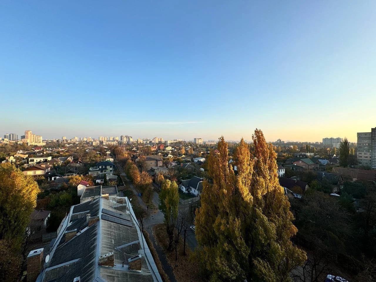 Rent 3-bedroom apartment 76 m², Vydradnyi Prospect, 55