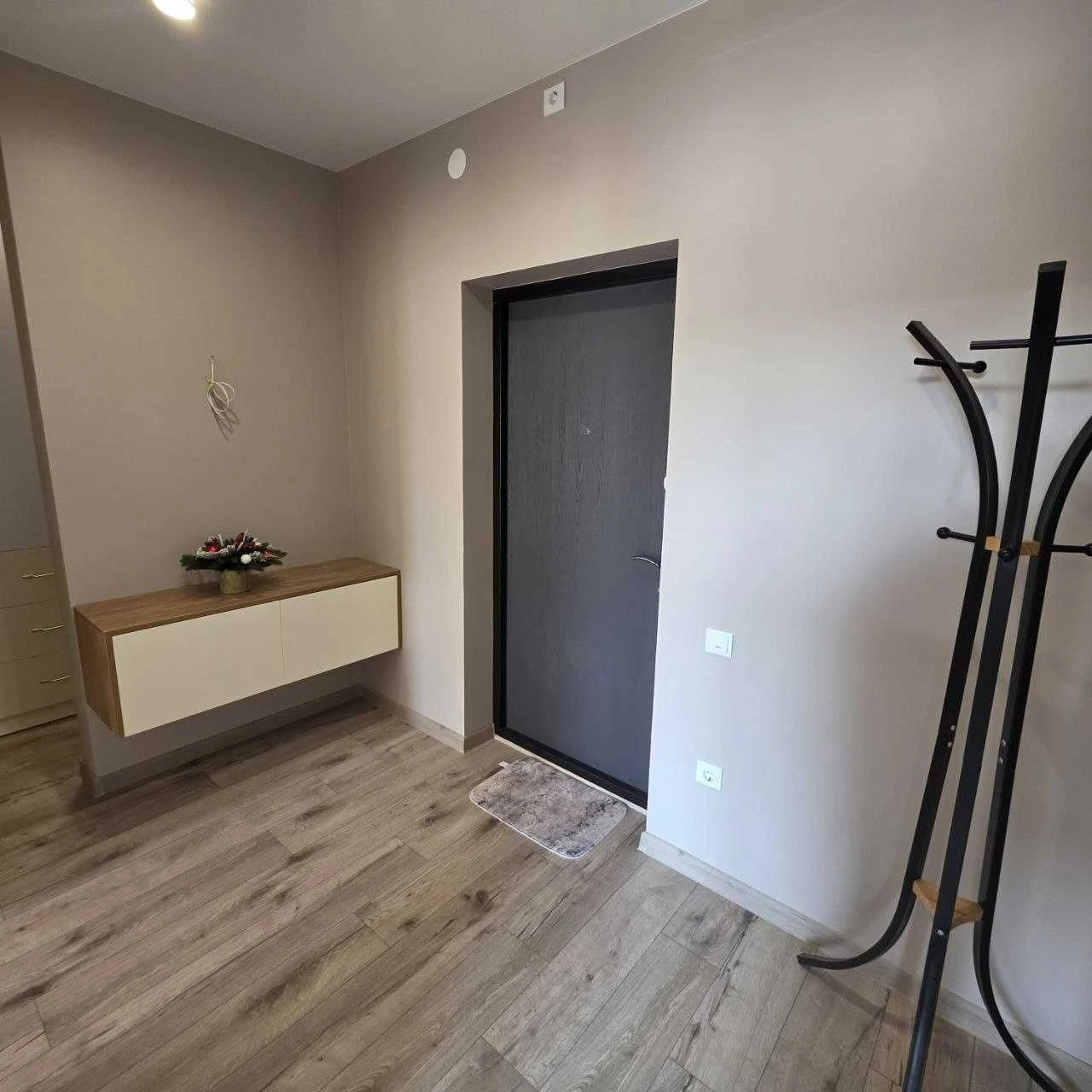 Sale of a modern one-bedroom apartment in the city center - No buyer's commission!