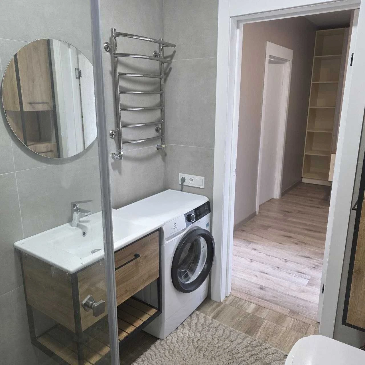 Sale of a modern one-bedroom apartment in the city center - No buyer's commission!