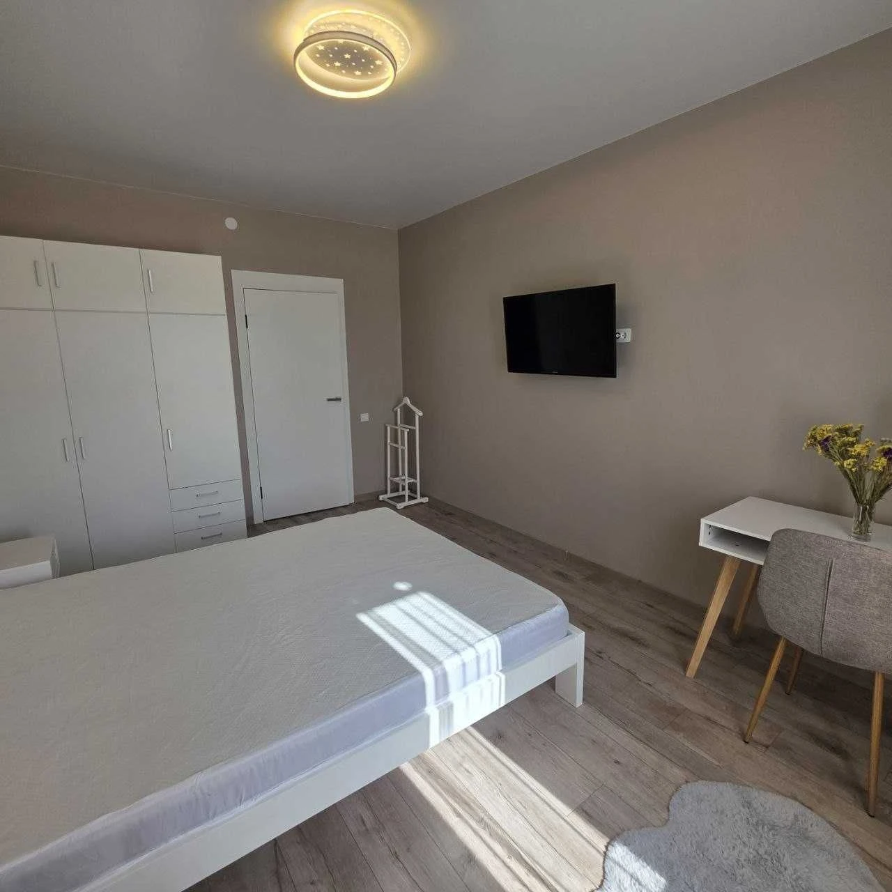 Sale of a modern one-bedroom apartment in the city center - No buyer's commission!