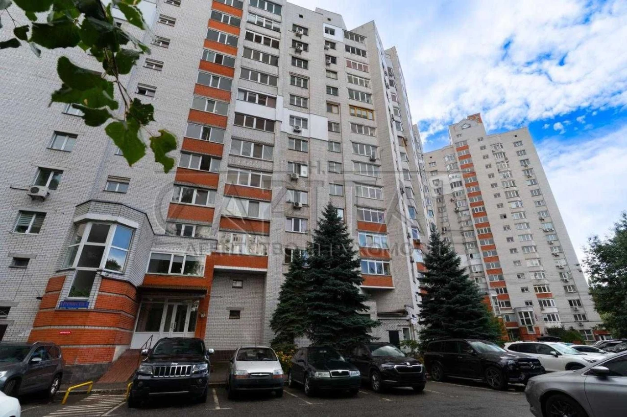 Продаж квартири вул. М. Токарева 54 м2 З ремонтом 11 поверх