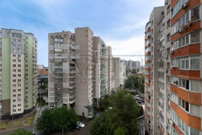 Продаж квартири вул. М. Токарева 54 м2 З ремонтом 11 поверх