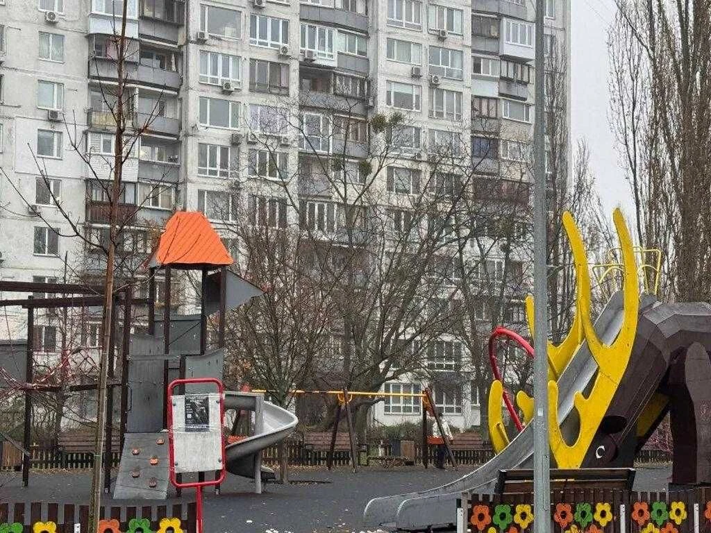 2-Bedroom Apartment, Left Bank, Rusanovka, Rusanova Street