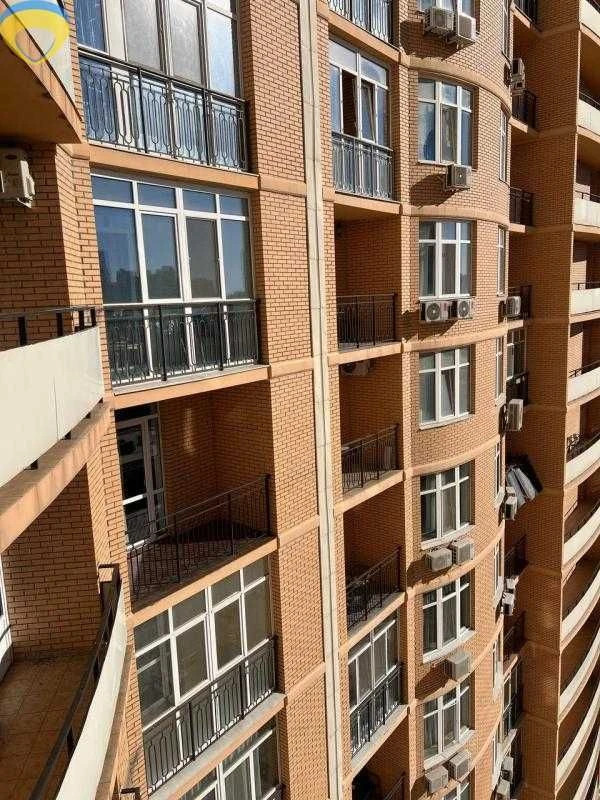 3-кімнатна квартира в ЖК "Гагаринский", СК "Стикон", червоний цегла, євро