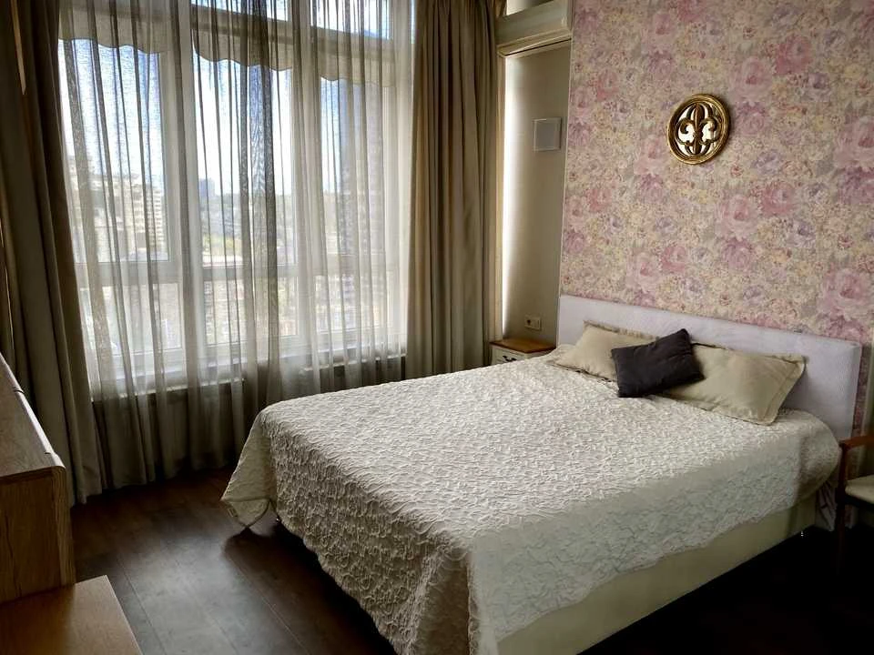 Apartment. Zhylans'ka Street, Kyiv.