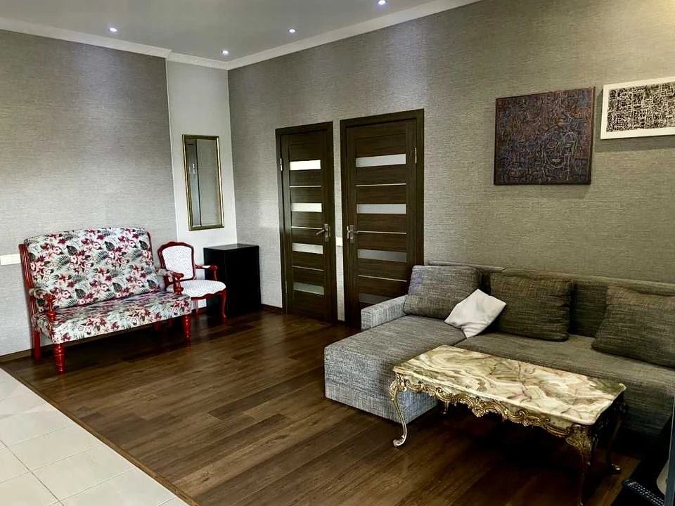 Apartment. Zhylans'ka Street, Kyiv.