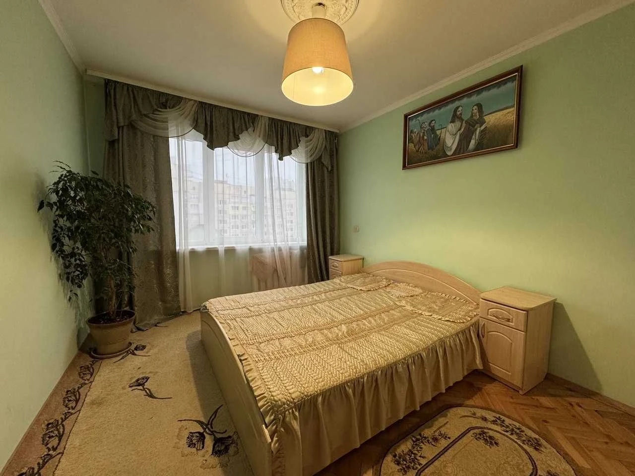Продається 4-кімнатна квартира на вул. Пасічна, 73,1 м2 (Панельний)