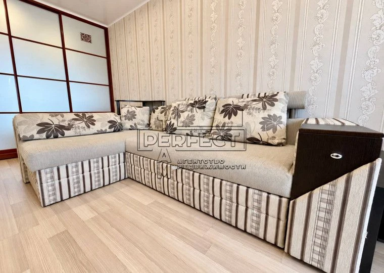 Продаж 2-кімнатної квартири, Мишуги 3 / Мишуги 3, Метро Позняки, 2 хвилини