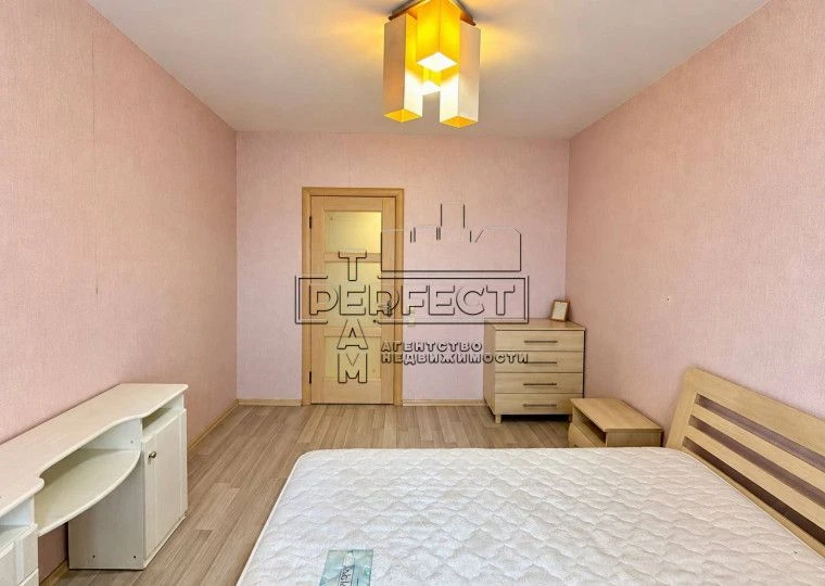 Продаж 2-кімнатної квартири, Мишуги 3 / Мишуги 3, Метро Позняки, 2 хвилини